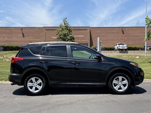 Used 2013 Toyota RAV4 XLE FWD image 6