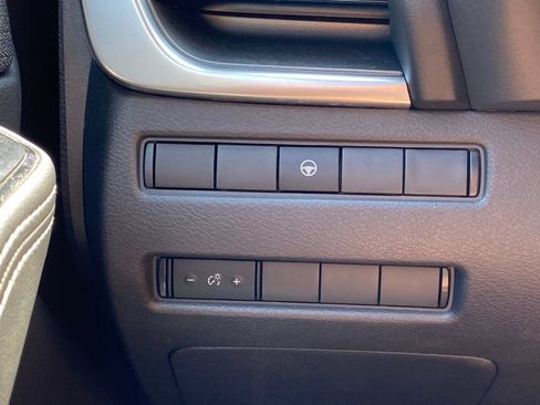 Used 2022 Nissan Rogue SV FWD image 10