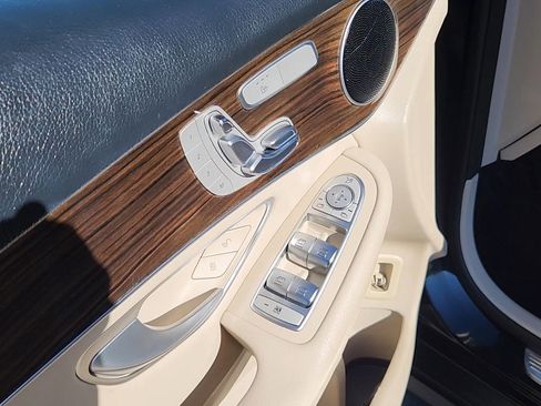 Used 2019 Mercedes-Benz GLC 300 image 7