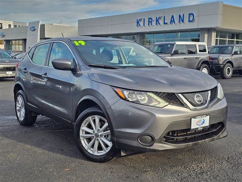 Used 2019 Nissan Rogue Sport S w/ Appearance Package image 1