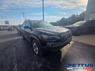 Used 2019 Jeep Cherokee Trailhawk image 1