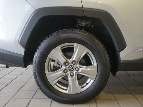 Used 2023 Toyota RAV4 XLE AWD/4WD image 32