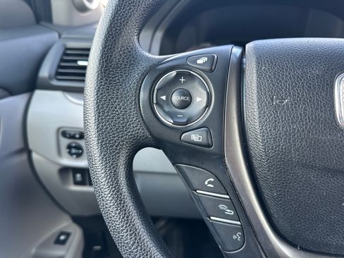 Used 2017 Honda Pilot EX image 19