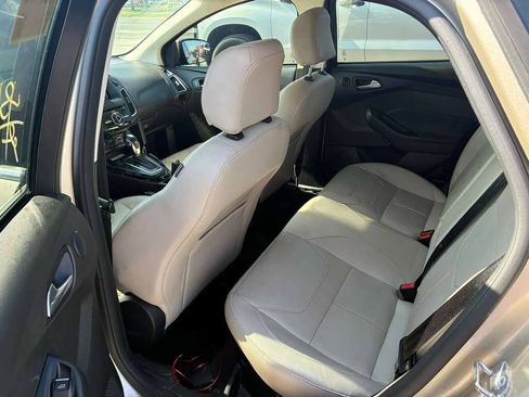 Used 2018 Ford Focus Titanium FWD image 12