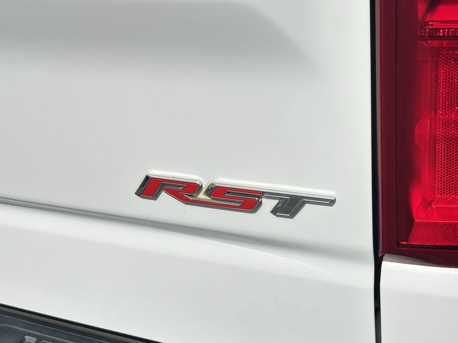 Used 2022 Chevrolet Silverado 1500 RST AWD/4WD image 5