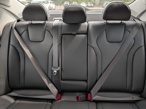New 2026 Hyundai Elantra Limited FWD image 7