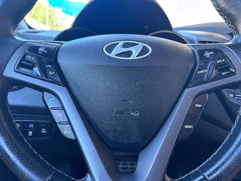 Used 2016 Hyundai Veloster Turbo w/ Option Group 04 FWD image 17
