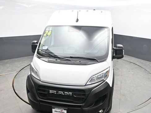 Used 2024 RAM ProMaster 2500 w/ Convenience Group image 24