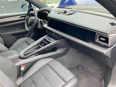 Used 2024 Porsche Macan 4 Electric image 34