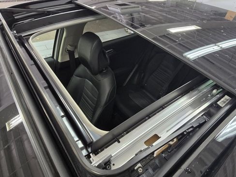 Used 2024 Kia Sportage SX image 3