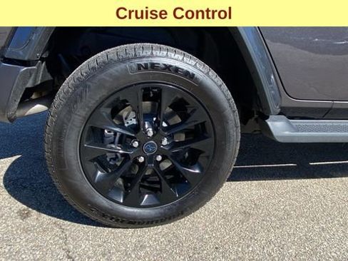 Used 2025 Jeep Wrangler Unlimited Sahara AWD/4WD image 11