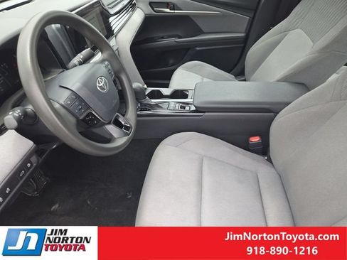 Used 2025 Toyota Camry LE FWD image 14