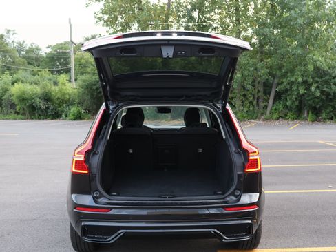Used 2025 Volvo XC60 B5 Core AWD/4WD image 5