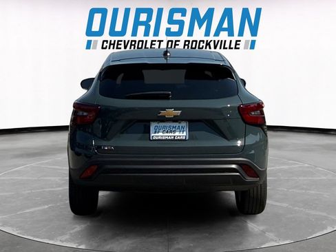 New 2026 Chevrolet Trax LS w/ LS Convenience Package FWD image 5