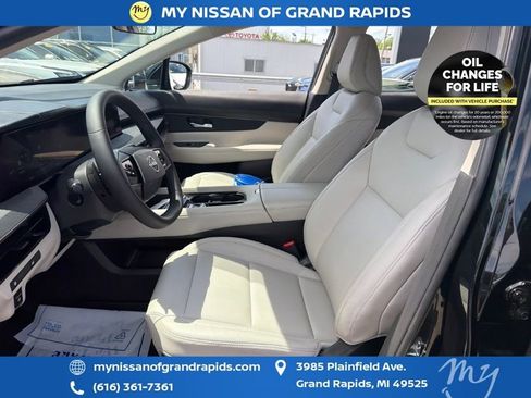 Used 2025 Nissan Murano SV AWD/4WD image 9