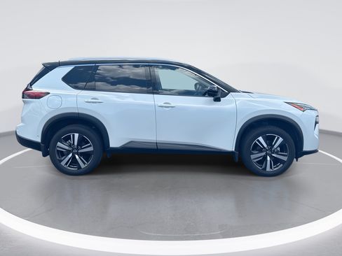 Used 2024 Nissan Rogue SL w/ SL Premium Package FWD image 3