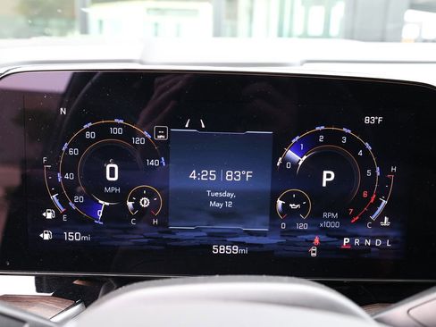 Used 2025 Chevrolet Suburban LS RWD image 39