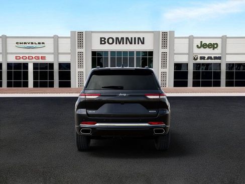 New 2025 Jeep Grand Cherokee Overland w/ Luxury Tech Group IV AWD/4WD image 7