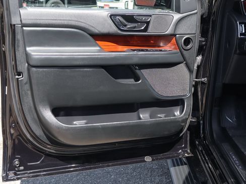 Used 2022 Lincoln Navigator L 4WD image 18
