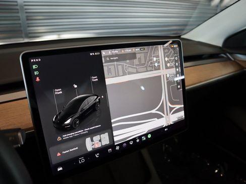 Used 2022 Tesla Model 3 Long Range AWD/4WD image 21