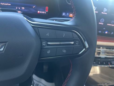 Used 2024 Chevrolet Traverse RS image 33