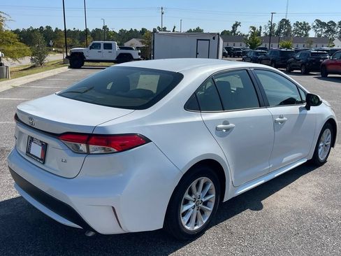 Used 2022 Toyota Corolla LE FWD image 18