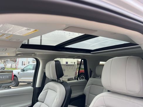 New 2026 Lincoln Navigator Reserve AWD/4WD image 22