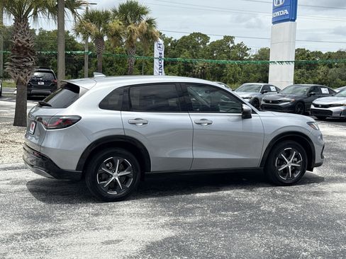 Certified 2025 Honda HR-V EX-L image 6