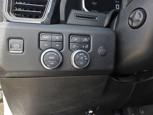 Used 2022 GMC Sierra 1500 AT4 w/ AT4 Preferred Package image 16