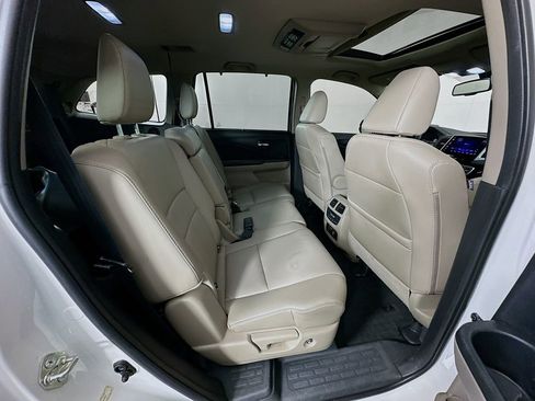 Used 2016 Honda Pilot Touring image 27