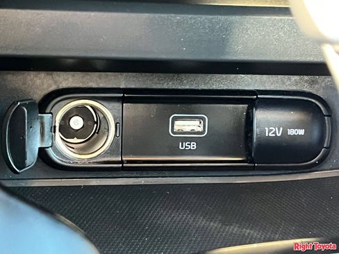 Used 2025 Kia Soul LX w/ LX Technology Package FWD image 26