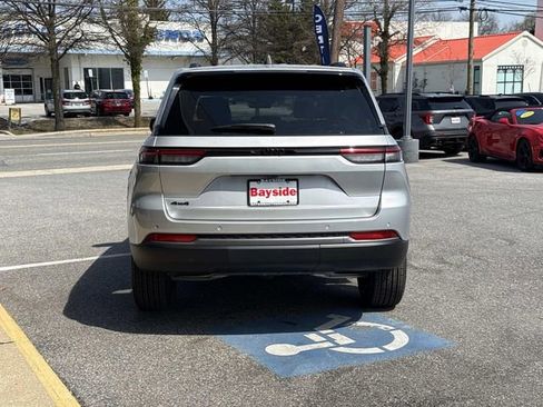 New 2026 Jeep Grand Cherokee Altitude AWD/4WD image 23