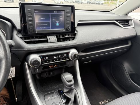 Certified 2022 Toyota RAV4 LE w/ Carpet Mat Package (TMS) image 9