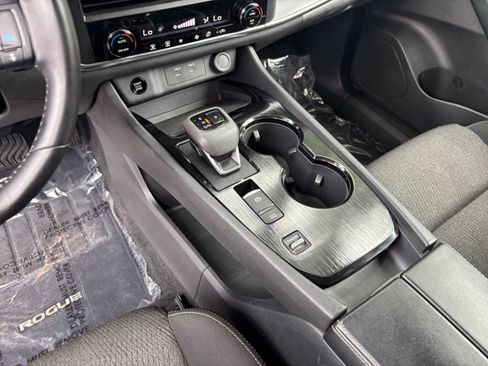 Used 2025 Nissan Rogue SV FWD image 43
