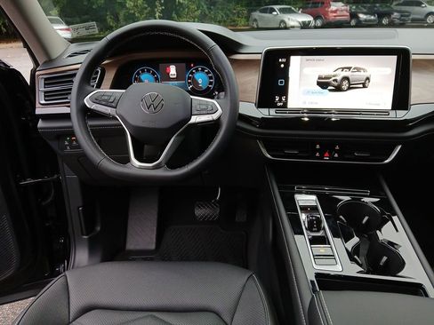 New 2026 Volkswagen Atlas SE FWD image 13