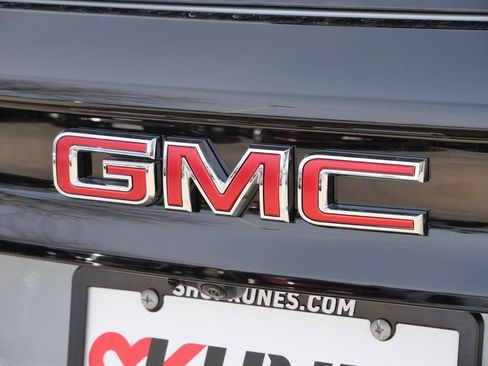 New 2026 GMC Acadia AT4 w/ Luxury Package AWD/4WD image 13