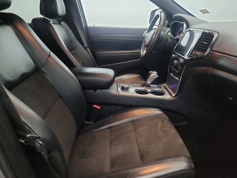 Used 2022 Jeep Grand Cherokee Laredo X image 21