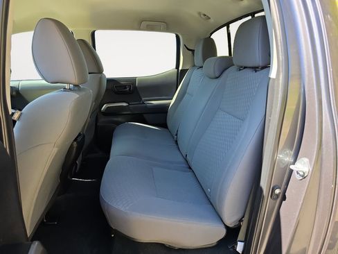 Used 2022 Toyota Tacoma SR5 AWD/4WD image 13
