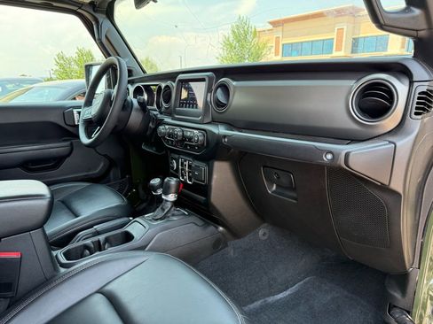 Used 2023 Jeep Gladiator Sport image 30