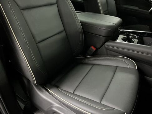 New 2025 Chevrolet Suburban Premier AWD/4WD image 29