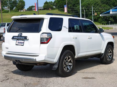 Used 2021 Toyota 4Runner TRD Off-Road Premium AWD/4WD image 26