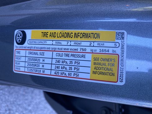 Used 2023 Chevrolet Traverse High Country FWD image 41