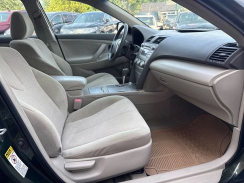 Used 2011 Toyota Camry LE w/ LE Extra-Value Pkg FWD image 17