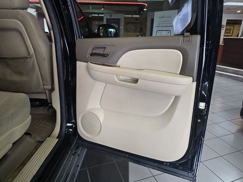 Used 2014 Chevrolet Suburban LS w/ All-Star Edition AWD/4WD image 17