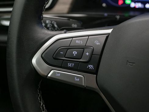 Used 2025 Volkswagen Atlas SEL AWD/4WD image 38