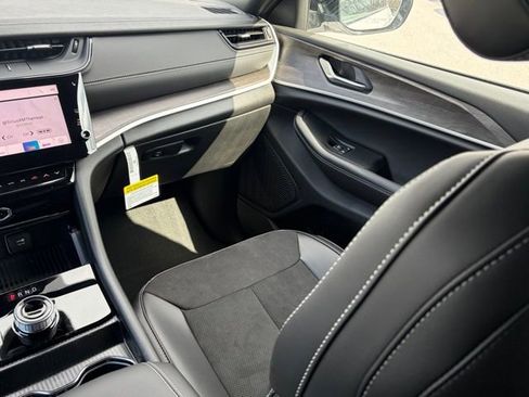 New 2026 Jeep Grand Cherokee Altitude image 34