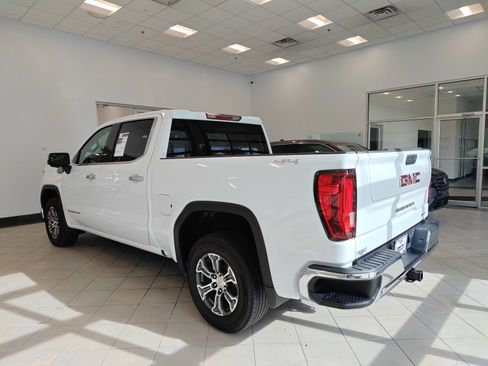 Used 2025 GMC Sierra 1500 SLT AWD/4WD image 4