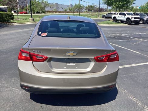 Used 2025 Chevrolet Malibu LT FWD image 3