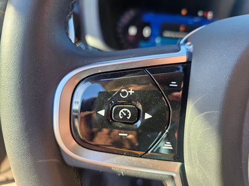 Certified 2023 Volvo XC60 B5 Plus AWD/4WD image 23
