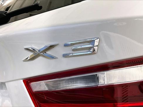Used 2017 BMW X3 xDrive28i image 9